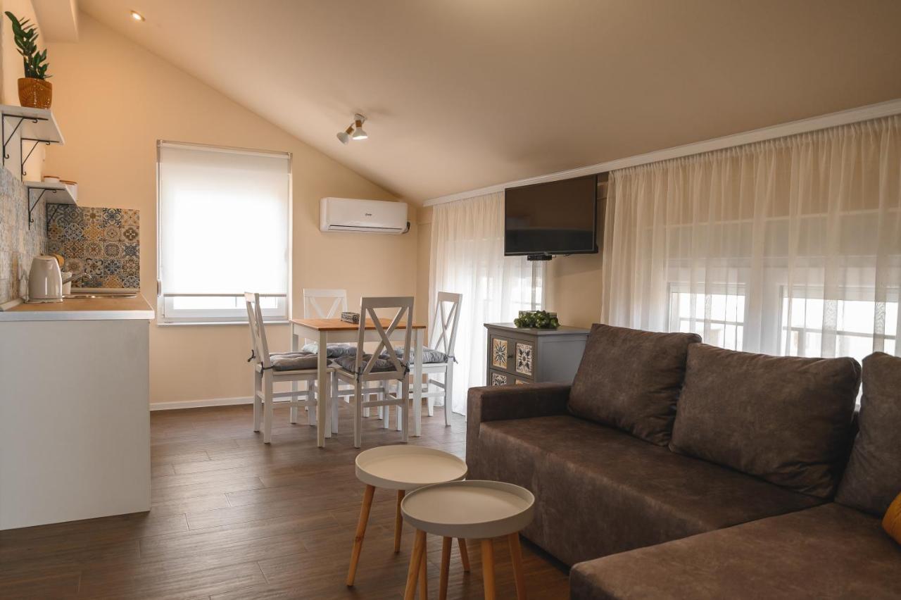 Apartmani Mis Šabac Buitenkant foto