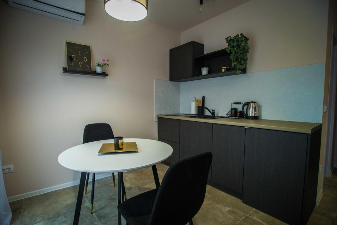 Apartmani Mis Šabac Buitenkant foto
