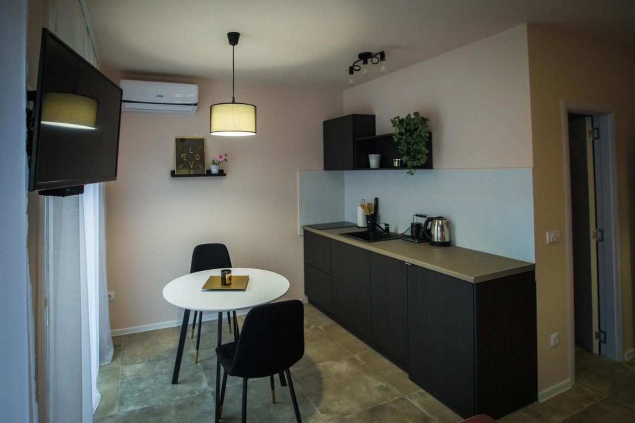 Apartmani Mis Šabac Buitenkant foto