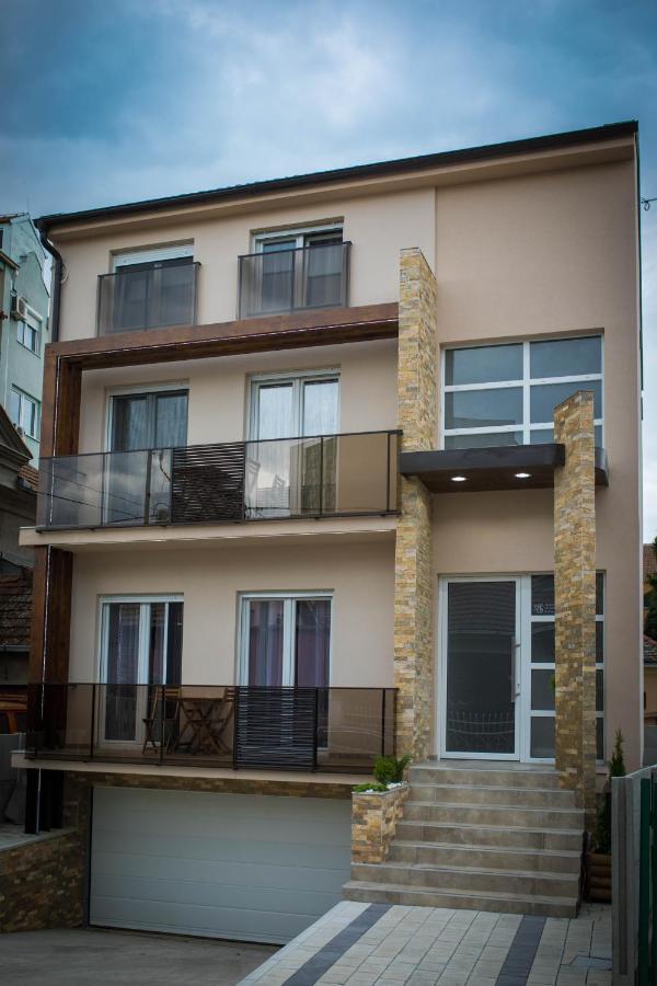 Apartmani Mis Šabac Buitenkant foto