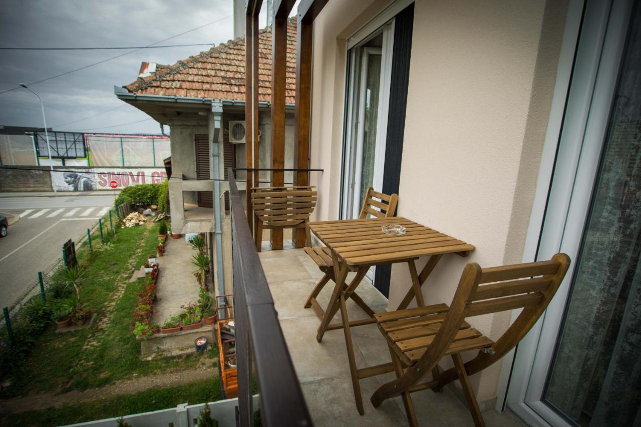 Apartmani Mis Šabac Buitenkant foto