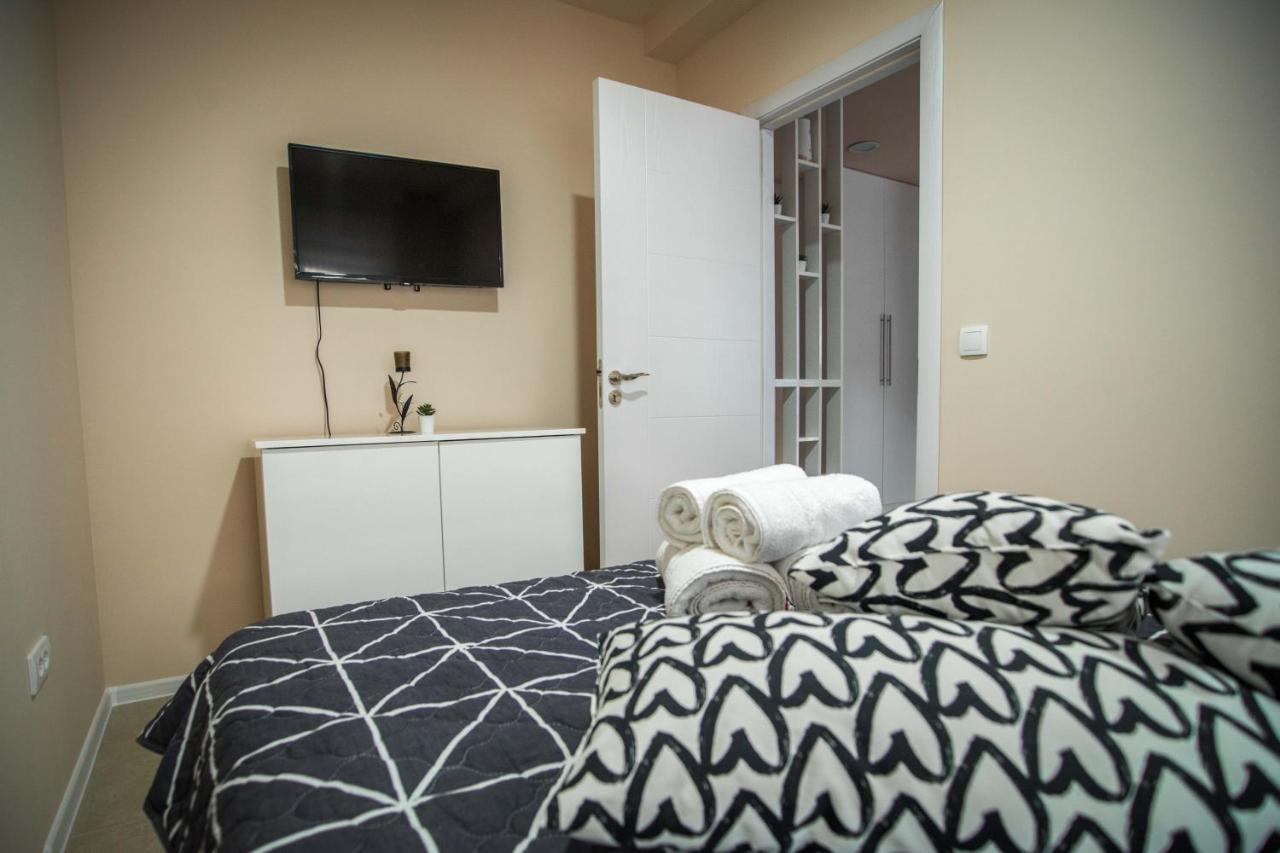 Apartmani Mis Šabac Buitenkant foto